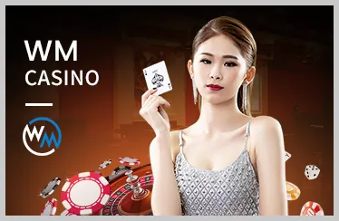Vận động viên quần vợt đang giao bóng trên sân đấu